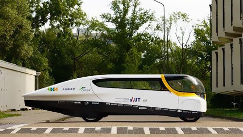 世界上首台太阳能家用轿车在荷兰问世